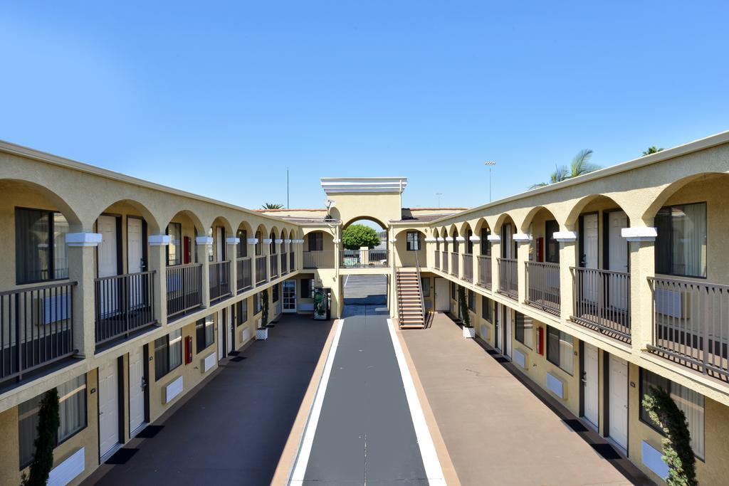 Rodeway Inn & Suites Inglewood Exterior foto