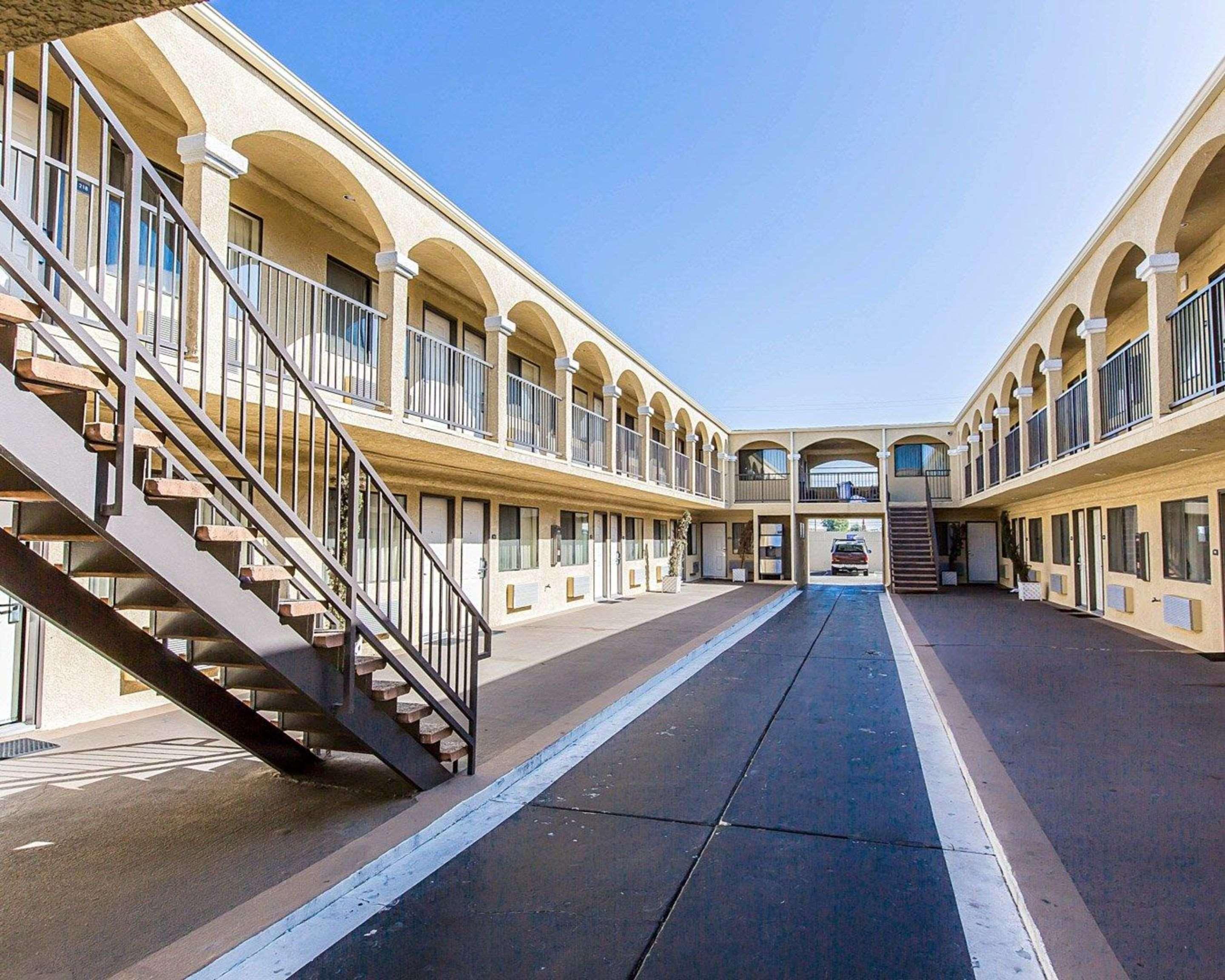 Rodeway Inn & Suites Inglewood Exterior foto